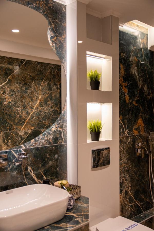 Sithoniars Luxury Ground Floor Apartment With Private Garden Neos Marmaras Eksteriør billede
