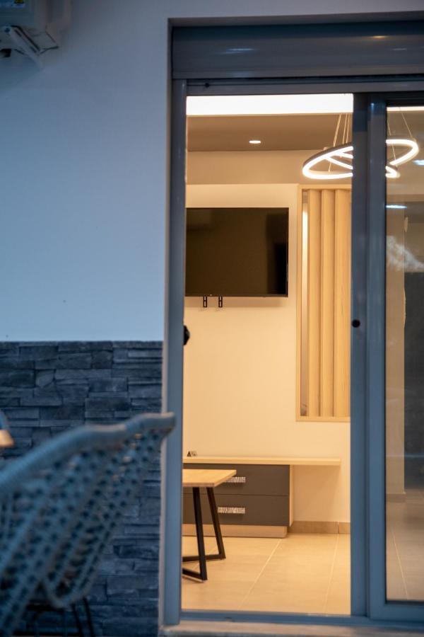 Sithoniars Luxury Ground Floor Apartment With Private Garden Neos Marmaras Eksteriør billede