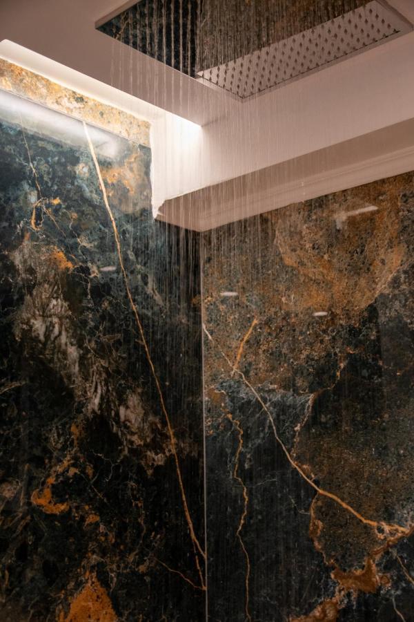 Sithoniars Luxury Ground Floor Apartment With Private Garden Neos Marmaras Eksteriør billede